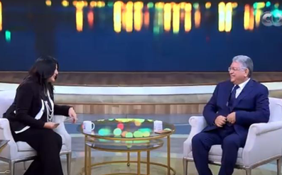 بعد جائزة الدولة التقديرية في العلوم.. الدكتور جمال شيحه مع منى الشاذلي